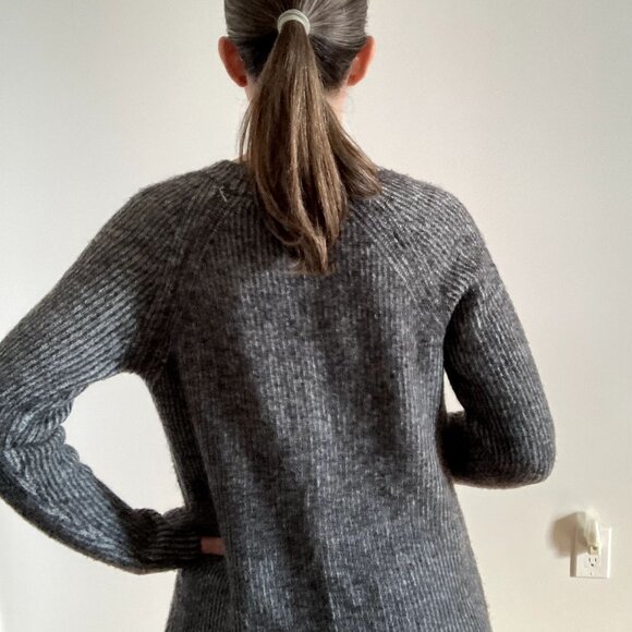 Women's Gray Long Sleeve Winter Knit Sweater Size S - Picture 6 of 6